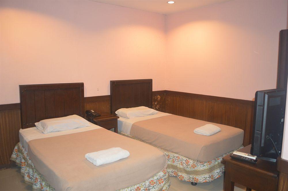 Alu Hotel Davao Экстерьер фото