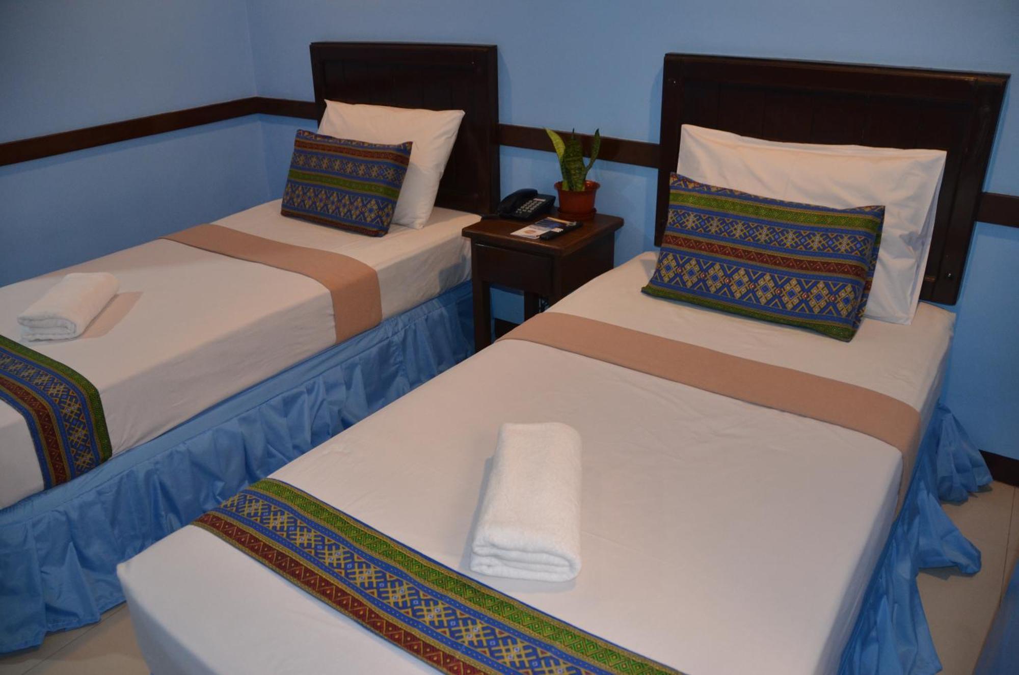 Alu Hotel Davao Экстерьер фото