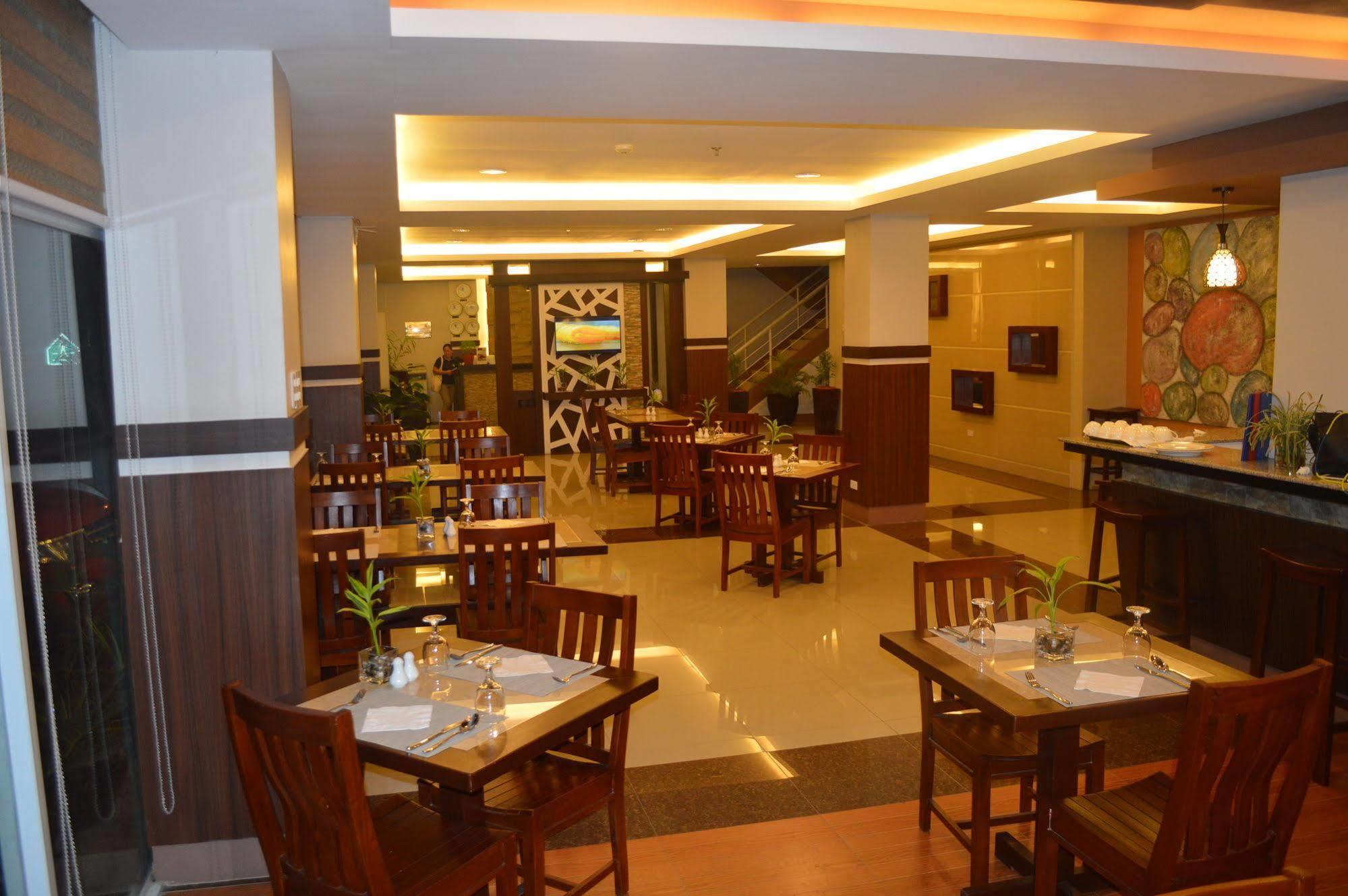 Alu Hotel Davao Экстерьер фото