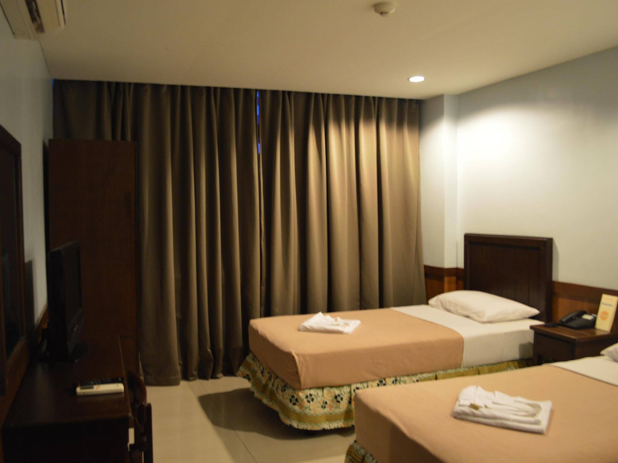 Alu Hotel Davao Экстерьер фото