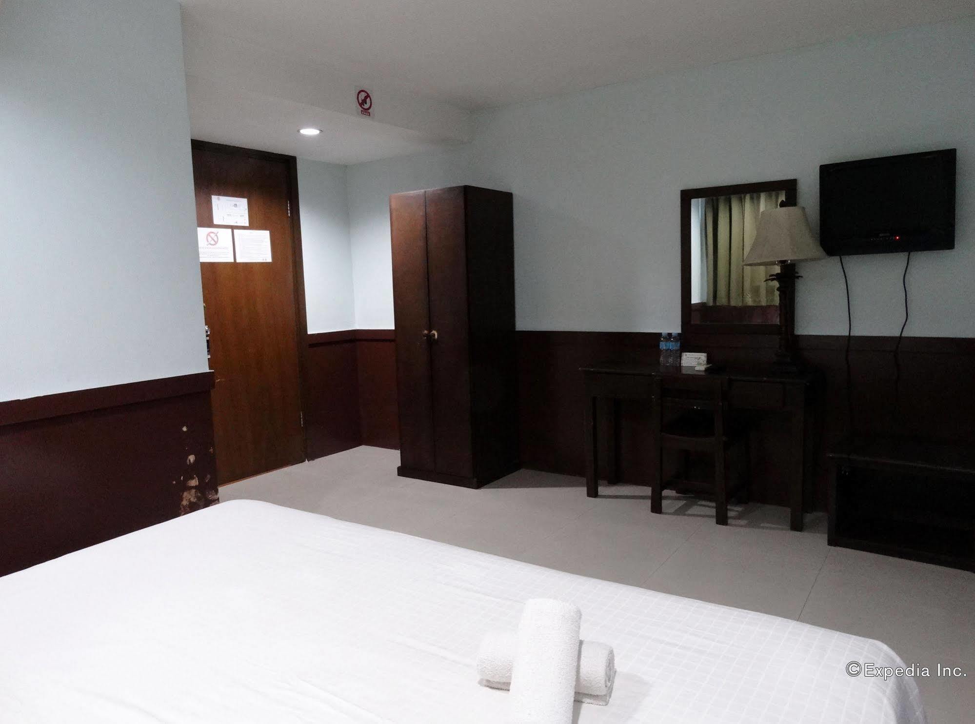 Alu Hotel Davao Экстерьер фото